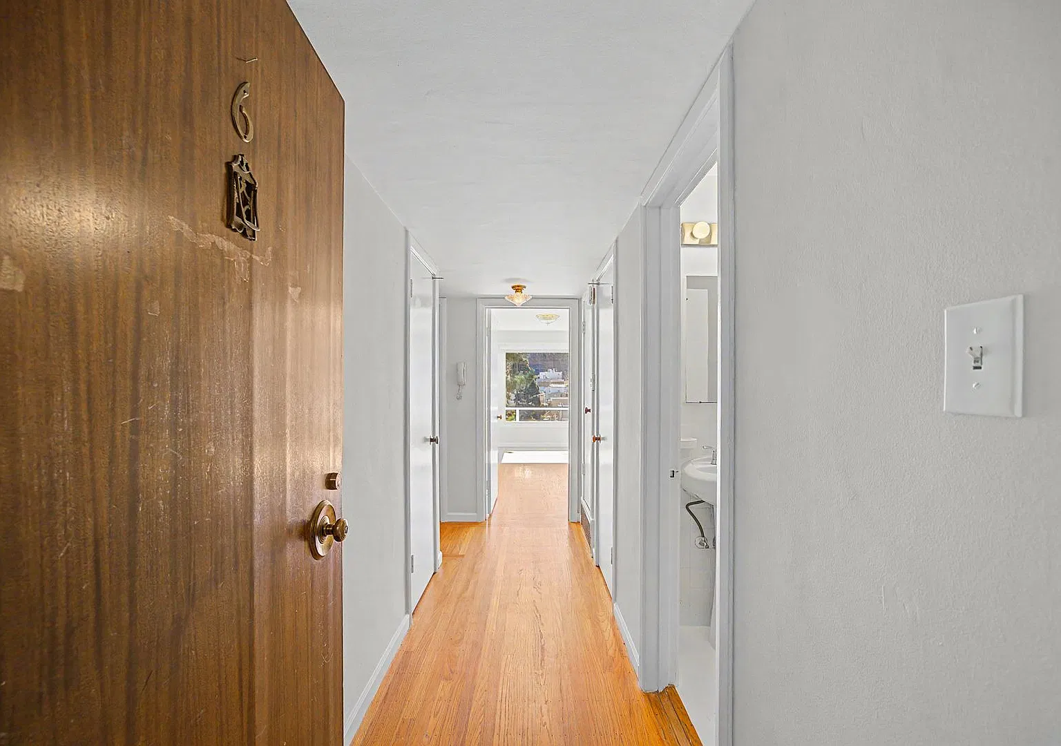 425 Euclid Avenue (1077r) — Photo 2