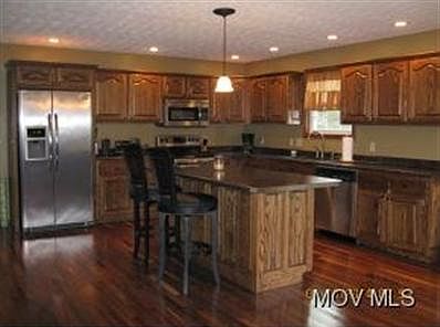 3rd image of 95 Meadowbrook Dr