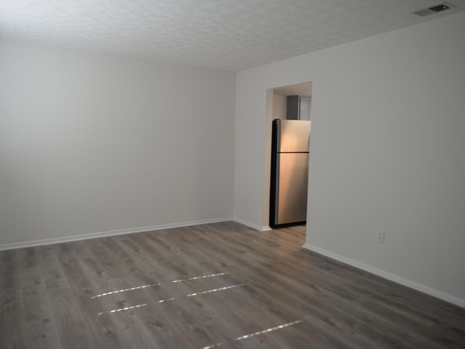 1st image of 263 Roswell Commons Cir