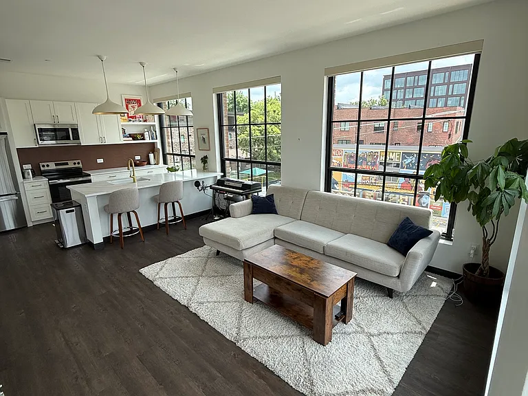1260 Martin St #308 — Photo 2