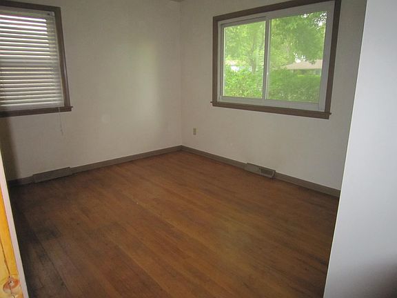 3rd image of 3334 N 70th Ct