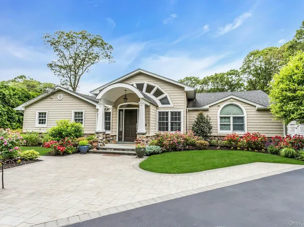 21 Buttonwood Drive, Dix Hills, NY 11746