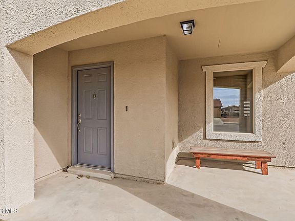 4th image of 932 Soloma Pl