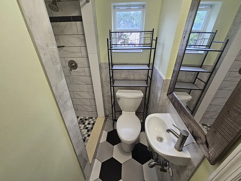 306 Turner St — Photo 1