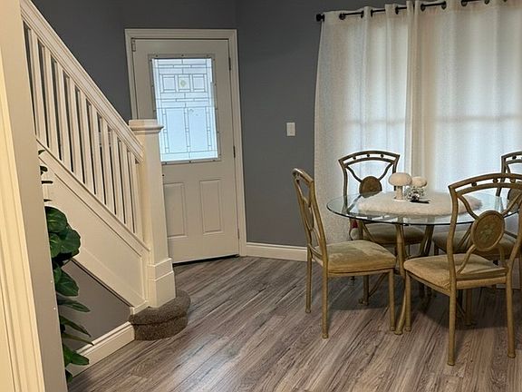 2nd image of 1404 Tecumseh Rd W #1404