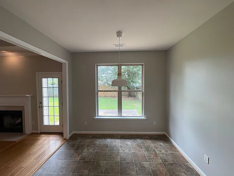 2131 Spaulding Pl — Photo 6