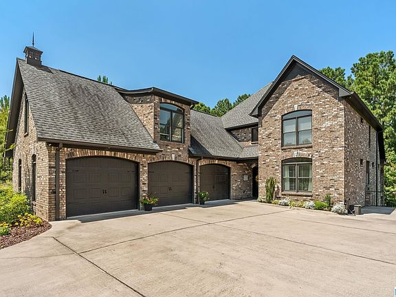 2nd image of 130 Glengerry Dr