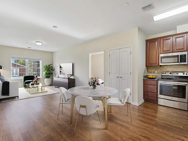 5609 Jefferson St — Photo 1