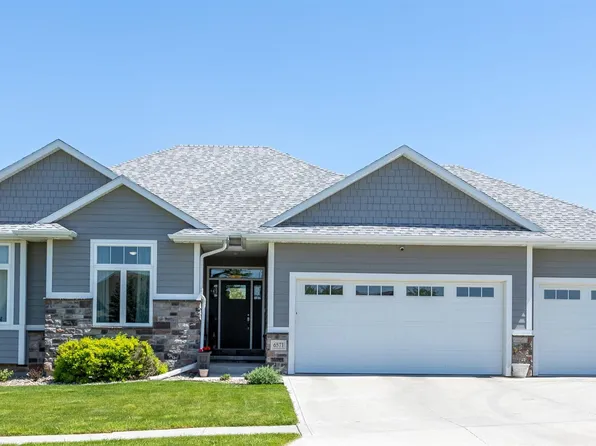 6571 Palm Valley Dr, Sioux City, IA 51106