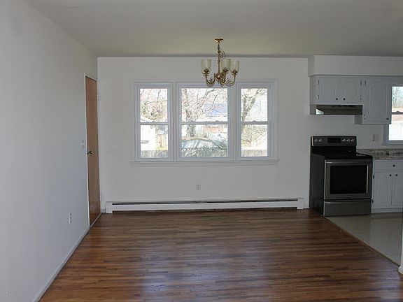 4th image of 559 Lloyd Rd