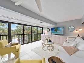 88 Cypress View Dr, Naples, FL