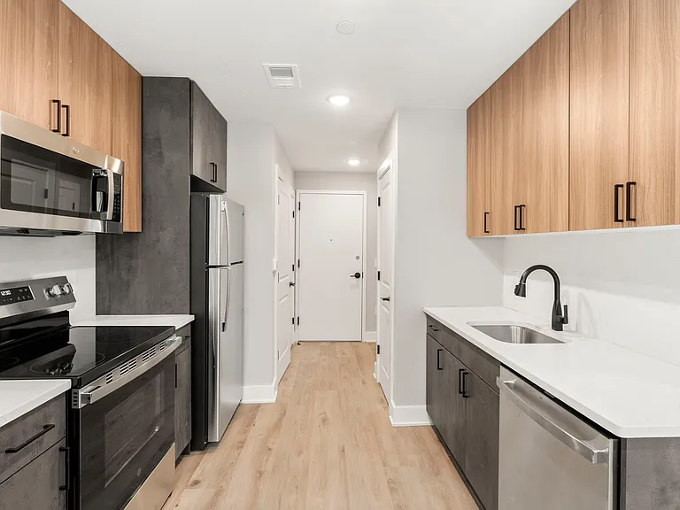Residences at Pier 40 — Photo 21