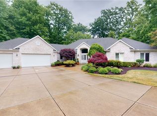 777 Village Cir, Mayfield Village, OH