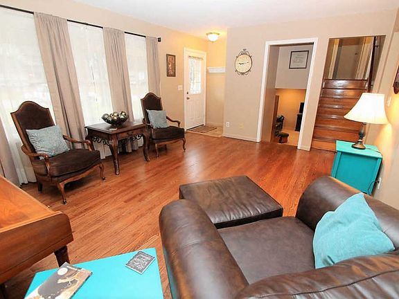 5th image of 3017 Greenbrier Ave