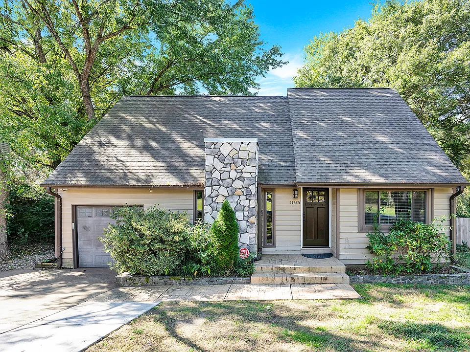 11725 Carmel Lakes Dr