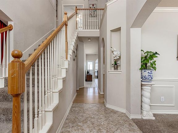 3rd image of 1064 Jennifer Pl