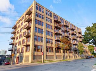 215 W Maple St APT 305, Milwaukee, WI 53204