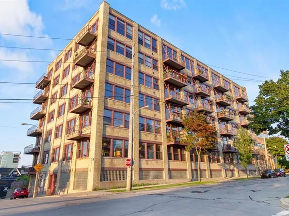 215 West Maple STREET #305, Milwaukee, WI 53204