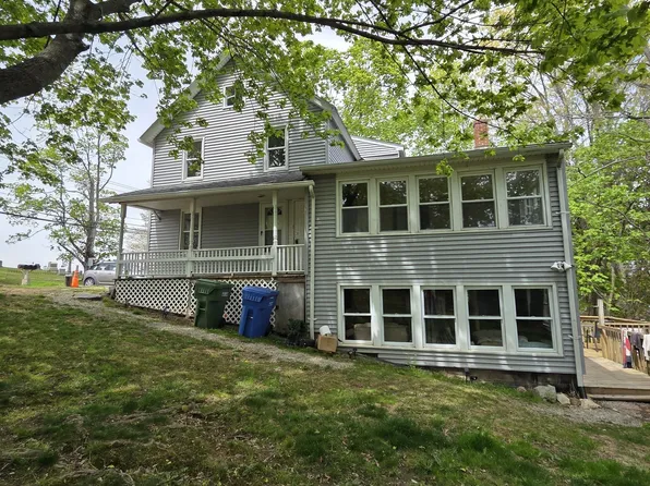 22 Lakeview St #B, East Hampton, CT 06424