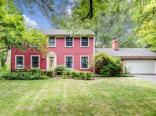 820 Timber Trail Dr, Naperville, IL 60565