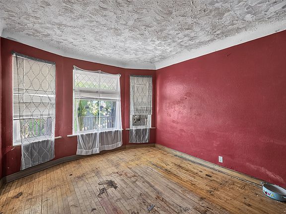 5th image of 2317 W 4th Street