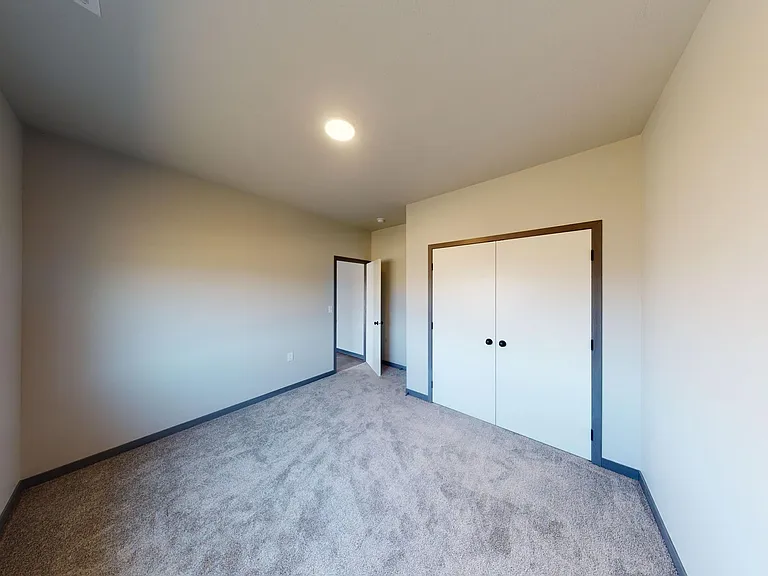 5800 Sunnybrook Plz — Photo 33