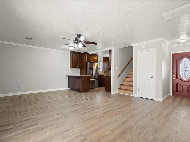 907 Northbend Dr — Photo 6