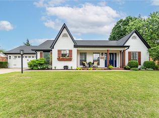 1273 E Ash St, Fayetteville, AR 72703
