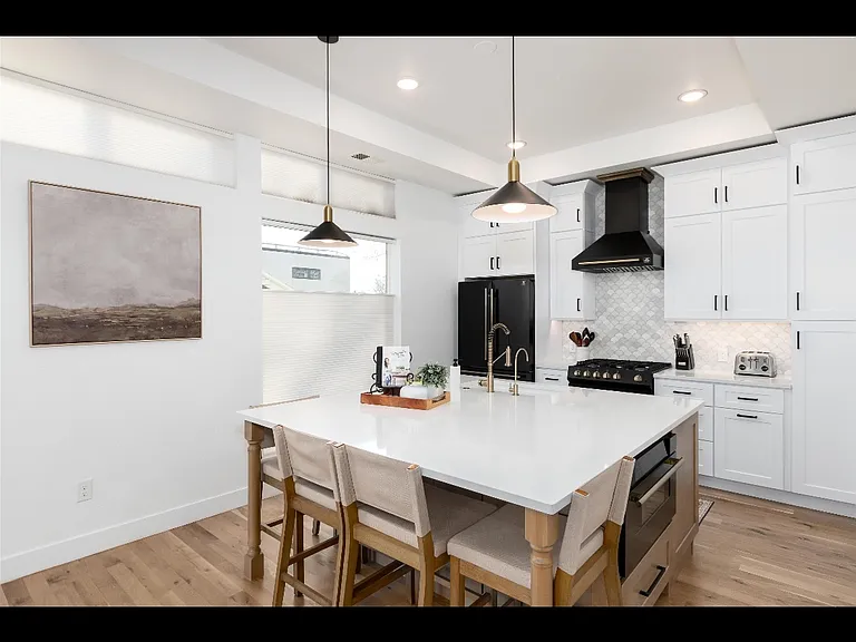 1733 Grove St #4 — Photo 8