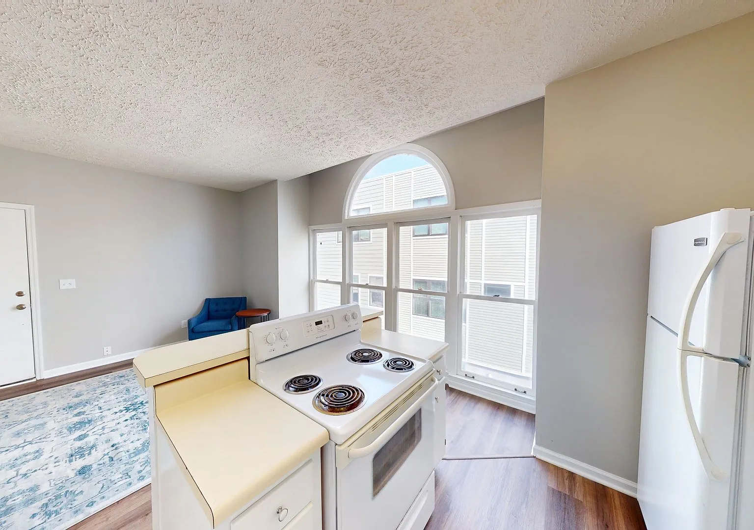 2108 Acklen Ave — Photo 3