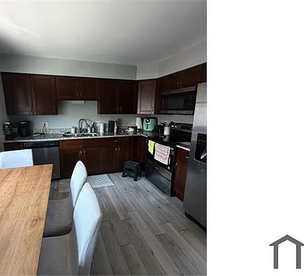 3 bed, 1300 sqft, $2,100 — Photo 3
