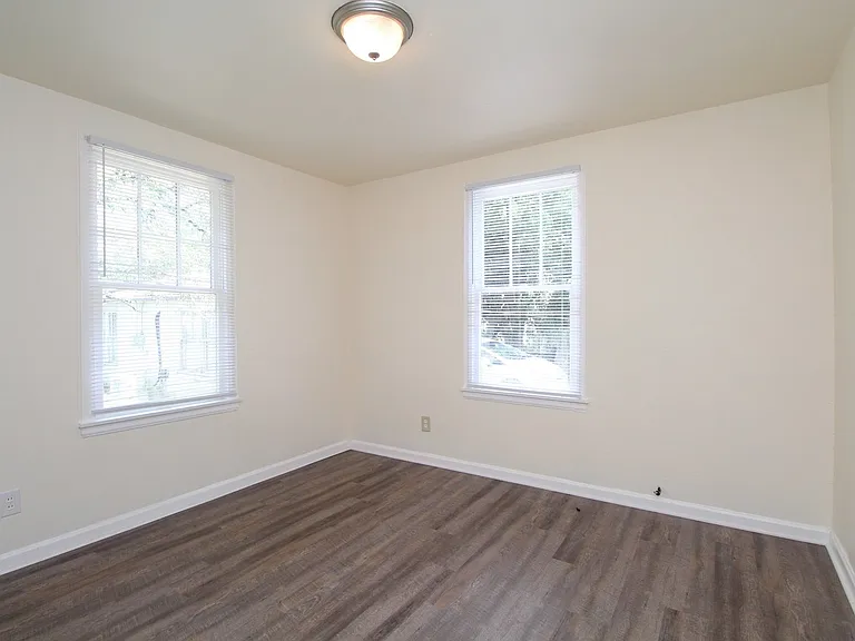 1218 N Kirk St — Photo 9