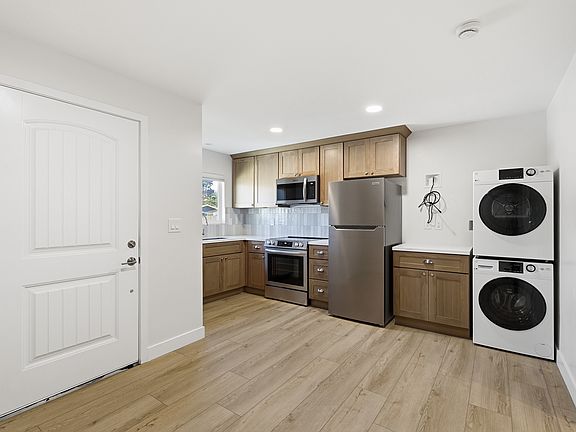 3rd image of 2252 Seaside St #2248
