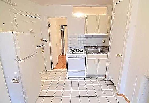 4th image of 95 Orchard St APT 5