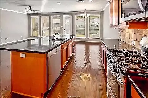 2531 Warkworth Ln — Photo 7