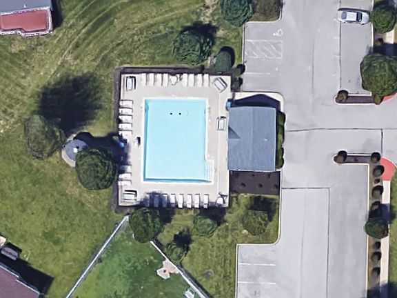 2nd image of 739 Hyde Dr