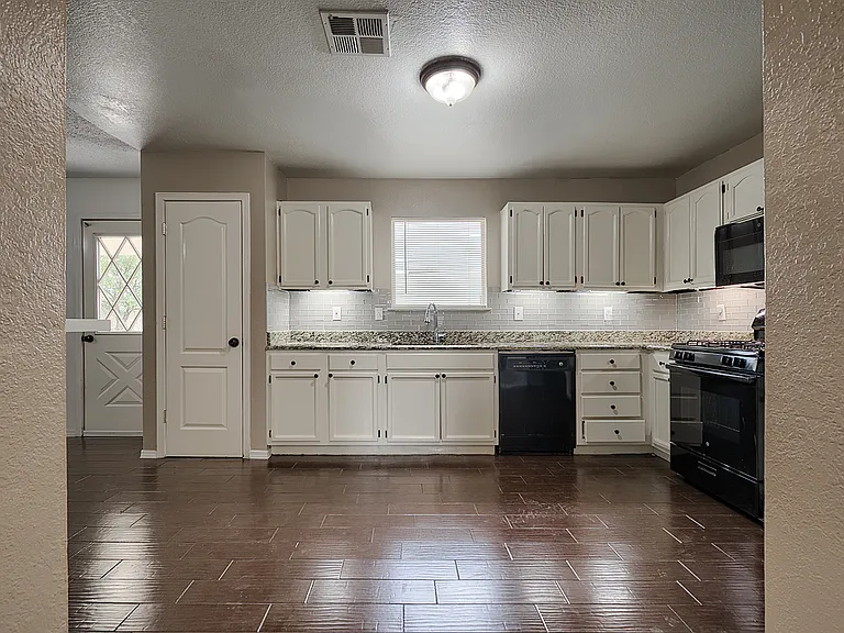 11571 Plautus Ct — Photo 16