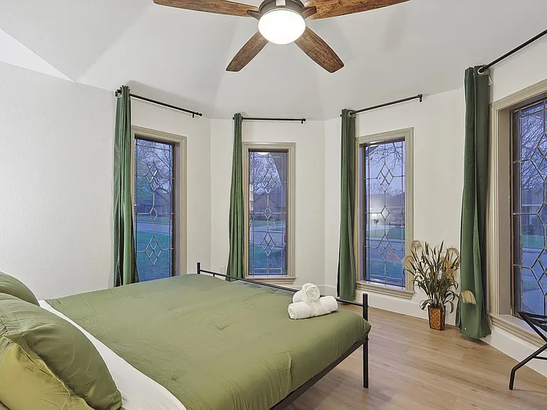 609 Arbor Creek Dr — Photo 5