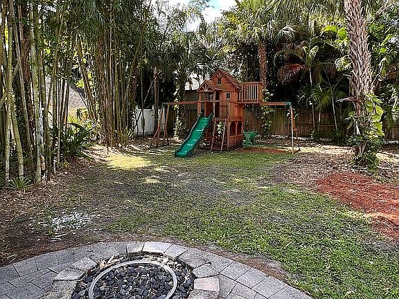 2nd image of 1854 Bahia Vista St