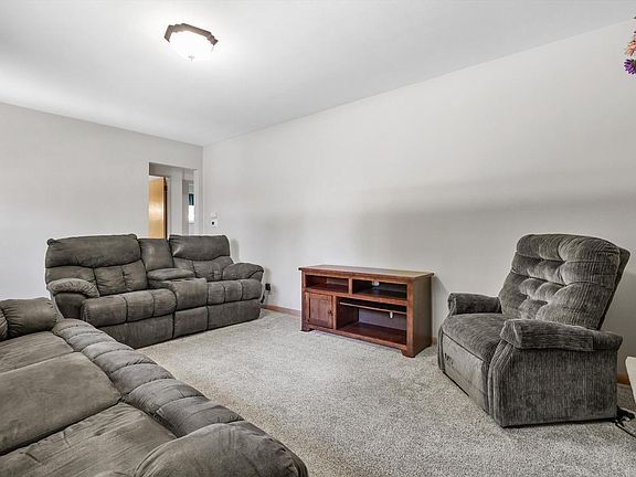 5th image of 3801 Charles STREET