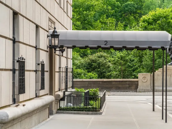 2 East 67th Street image 4 of 7