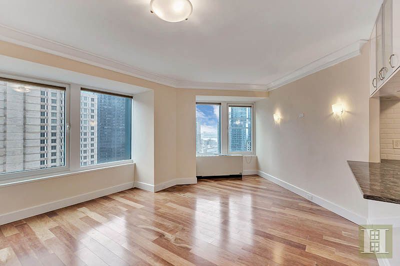 1st image of 150-156 W 56th St APT 3110