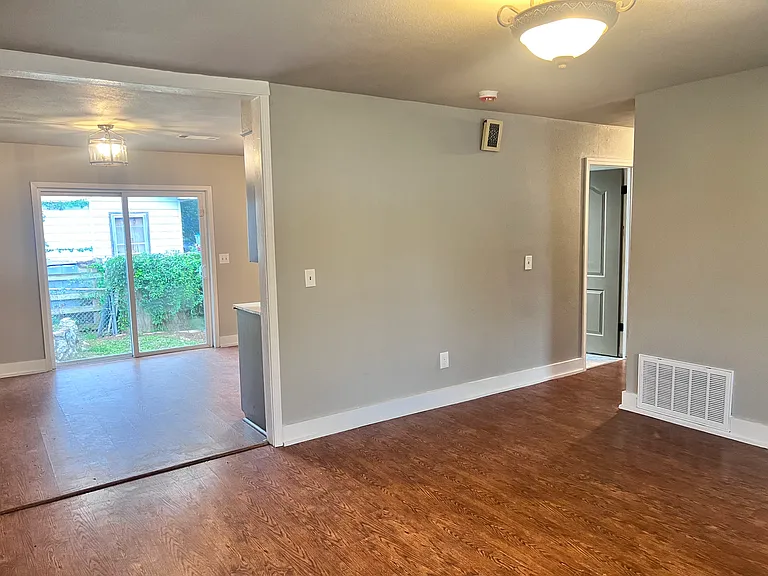 1107 Wilson St — Photo 23