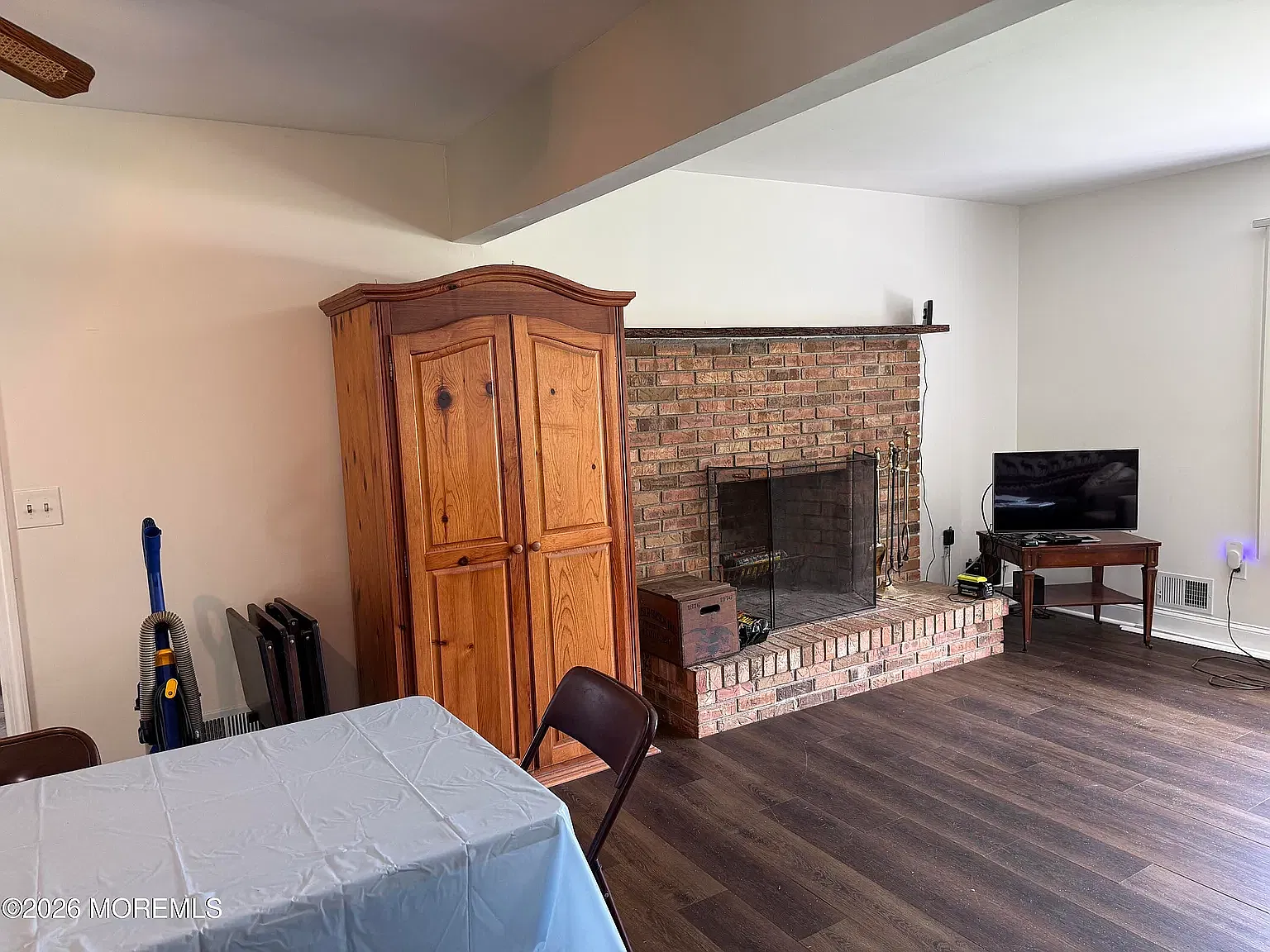 3 bed, 1404 sqft, $3,000 — Photo 4