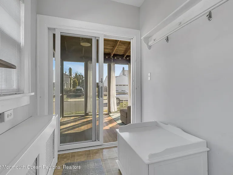102 Dixon Ave — Photo 19