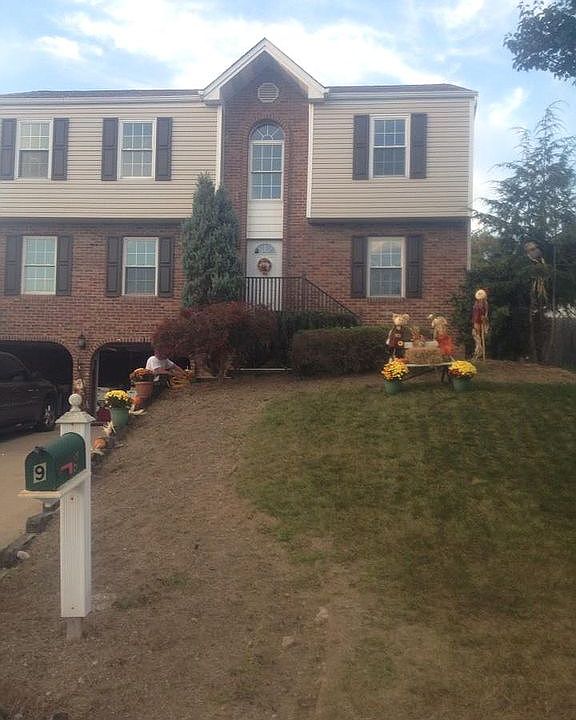 1st image of 9 Ashley Ln