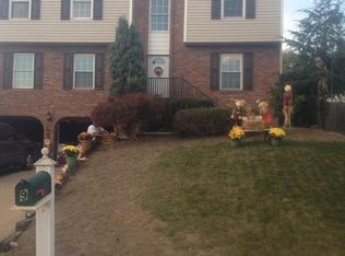 9 Ashley Ln, New Kensington, PA 15068