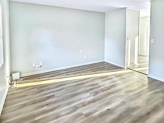 3rd image of 275 Efird St