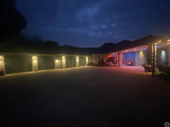 3645 SE Arrowhead Dr, Tecumseh, KS 66542