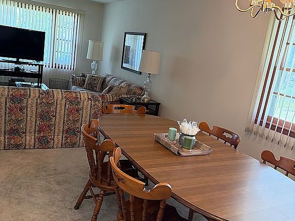5th image of 136 Chippewa Cir